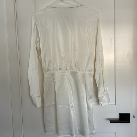 NWT Commense White Satin Long Sleeve Dress XS - Picture 5 of 7
